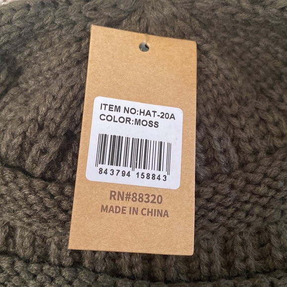 NIP🆕C.C Slouchy Beanie- Moss NWT. - Picture 3 of 3